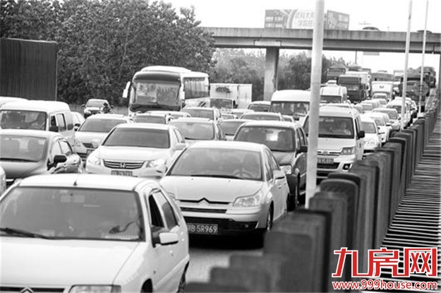 开车下高速公路 注意避开堵点——九房网
