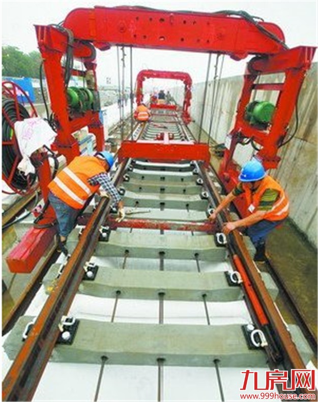 1号线轨道试验段完成铺设 全线轨道铺设预计明年3月底完成——九房网