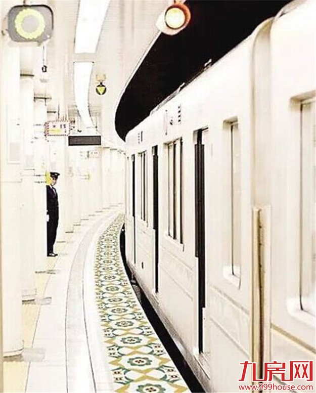 "花砖铺进地铁站"PS图火爆厦门人朋友圈 业内:不适宜铺地——九房网