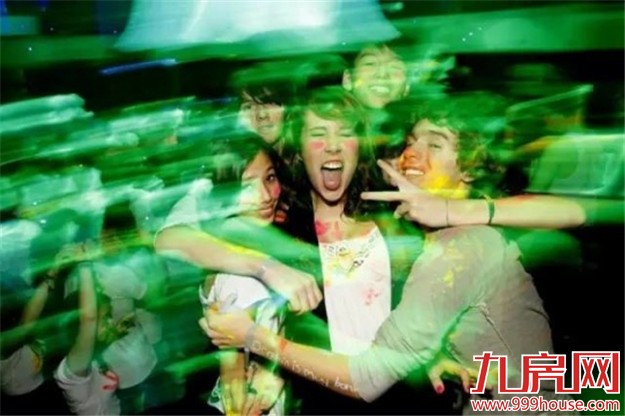 电厂（厦门）荧光·沙滩电子音乐节 引爆电子季狂潮——九房网