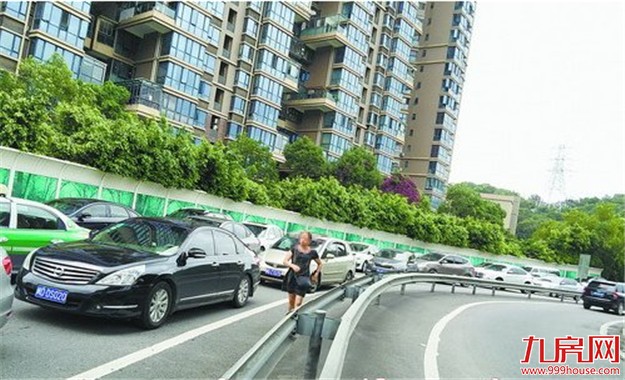 吕岭路出口好多了 梧村隧道转盘堵了——九房网