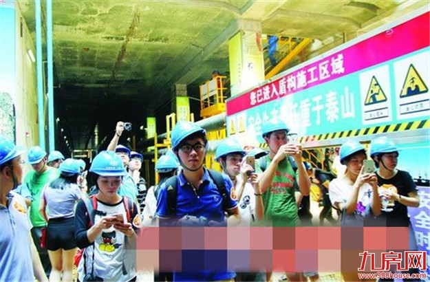 地铁2号线过海隧道入海230米 市民参观施工现场——九房网