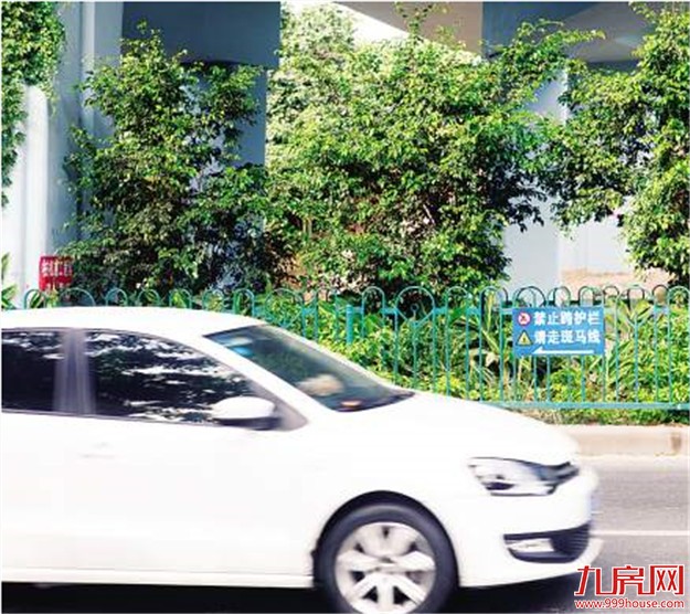 忠仑公园东西区横穿通道已堵上 新设一东园入园口——九房网 忠仑公园东西区横穿通道已堵上 新设一东园入园口——九房网