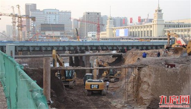 因地铁1、2号线建设 本周六起地铁5个站点将围挡施工——九房网 因地铁1、2号线建设 本周六起地铁5个站点将围挡施工——九房网