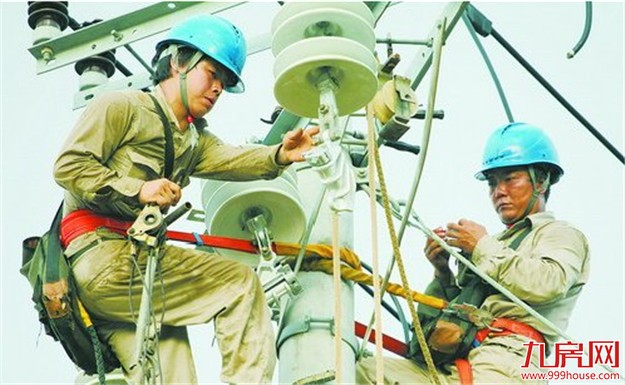 电网毁灭性重创 抢修工作极其艰巨 厦门电网支援队伍昨再增千人——九房网