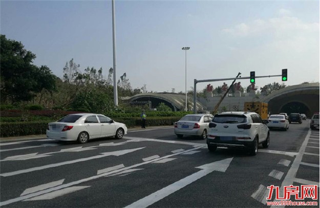 翔安隧道进岛方向入口处启用红绿灯 部分时段将控制车流——九房网