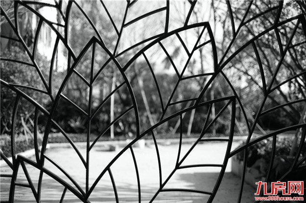 一支车队，悄悄驶入环岛路35号... &nbsp;——九房网