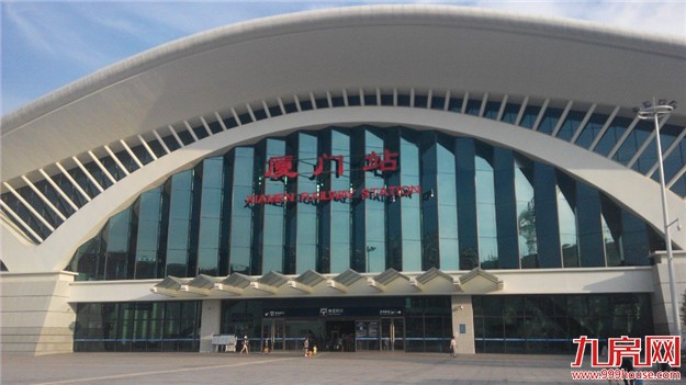 春运期间 厦门站普速动车分离南北进站——九房网