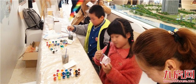 时代中心：暖心周末 陪伴是最长情的告白 ——九房网