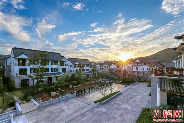 多家房企抢滩布局特色小镇 业内:警惕被“房地产化”——九房网 多家房企抢滩布局特色小镇 业内:警惕被“房地产化”——九房网
