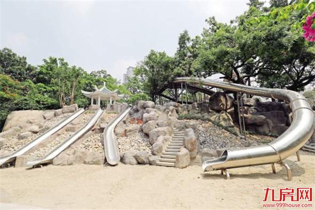 中山公园将在月底完成全部改造 儿童岛的游乐设施充满童趣——九房网 中山公园将在月底完成全部改造 儿童岛的游乐设施充满童趣——九房网
