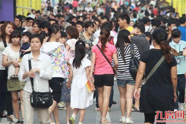 截止2017年厦门常住人口突破400万 比上年增加9万人——九房网 截止2017年厦门常住人口突破400万 比上年增加9万人——九房网