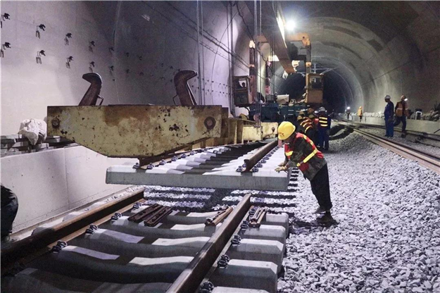 最新！福厦高铁跨海大桥海上施工启动，今后厦门到福州不用一小时……——九房网