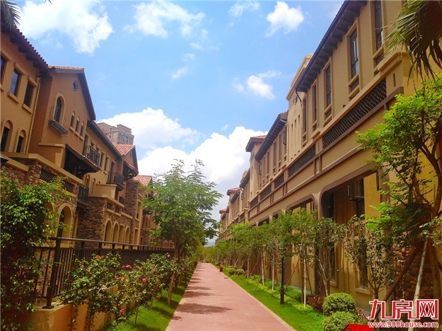 冲鸭！“占座”啦！——九房网