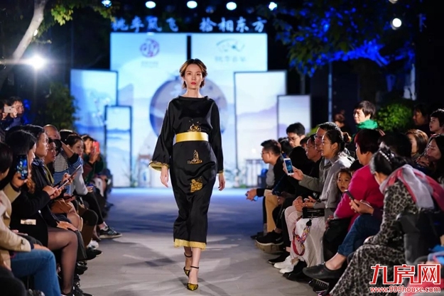 当曾凤飞遇见桃李春风丨似是故人归——九房网