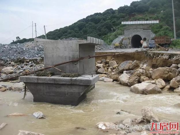 历时10年！新建漳州港尾铁路最长隧道贯通！网友：R3又有希望了！——九房网