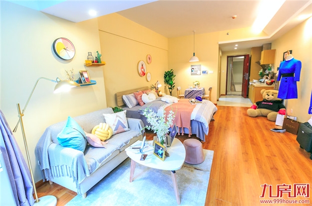 龙湖集团业绩会 - 龙湖冠寓“坚定前行”且赚钱可期——九房网