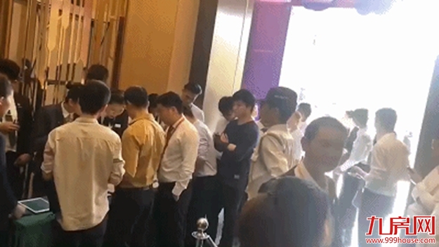 傻眼了！上千买房人出动！有盘大卖近40套！厦门楼市又暴起了？——九房网