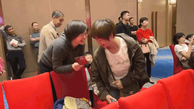 现场直击!岛内豪宅三期开盘被挤爆!有钱人买房好比买"白菜"!——九房网 现场直击!岛内豪宅三期开盘被挤爆!有钱人买房好比买"白菜"!——九房网