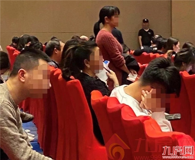 现场直击!岛内豪宅三期开盘被挤爆!有钱人买房好比买"白菜"!——九房网 现场直击!岛内豪宅三期开盘被挤爆!有钱人买房好比买"白菜"!——九房网