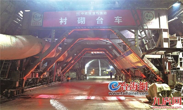 厦门海沧隧道今年年底建成通车 海域段主洞本周末前实现双线贯通——九房网 厦门海沧隧道今年年底建成通车 海域段主洞本周末前实现双线贯通——九房网