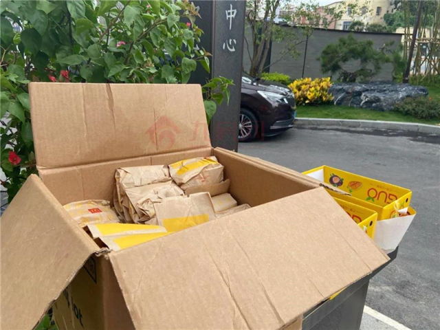 现场直击！刚刚，厦门两大豪宅齐开！大批有钱人排队抢！——九房网