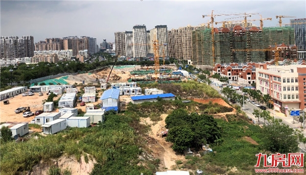 10.16晋江世纪大道边三宗优质宅地公开拍卖，最高毛坯商品住宅限价13552元/平方米——九房网