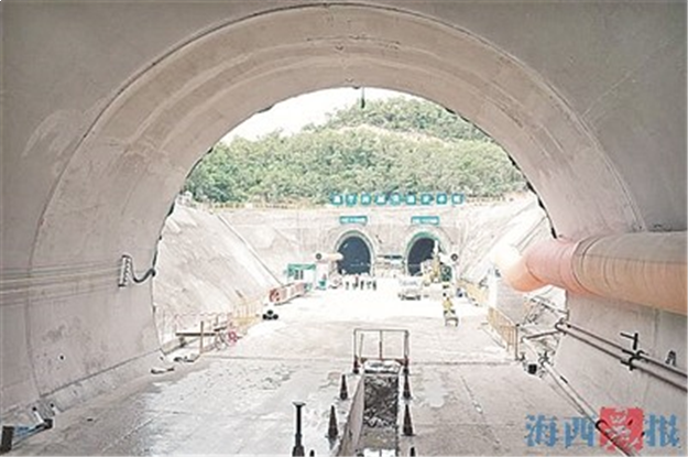 福厦高铁新刘塘三号双线隧道贯通——九房网