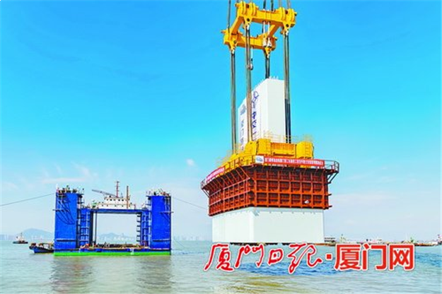厦门第二东通道“第一墩”入海，海上搭“积木”精确到毫米——九房网