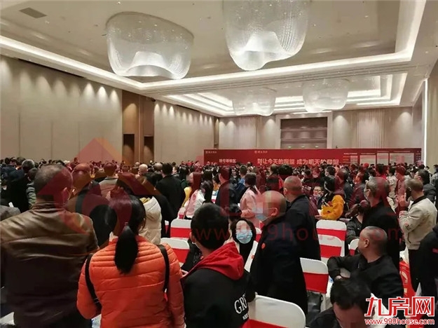 现场直击!龙岩惊现千人抢房!3人抢1套!刚刚,璞玉滨江首开!——九房网 现场直击!龙岩惊现千人抢房!3人抢1套!刚刚,璞玉滨江首开!——九房网