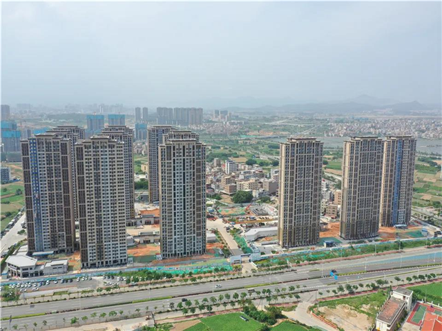 最新！产权赠送、配偶随迁、子女入学……厦门“抢人”政策升级！——九房网