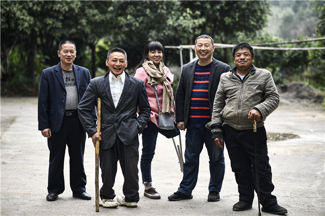 龙湖迎来首个公益日,捐款2亿助力重庆老旧小区改造及乡村振兴——九房网 龙湖迎来首个公益日,捐款2亿助力重庆老旧小区改造及乡村振兴——九房网