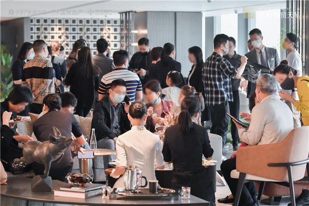 保利·国贸天琴丨空中会客厅盛启,时代典藏,湾海境见!——九房网 保利·国贸天琴丨空中会客厅盛启,时代典藏,湾海境见!——九房网