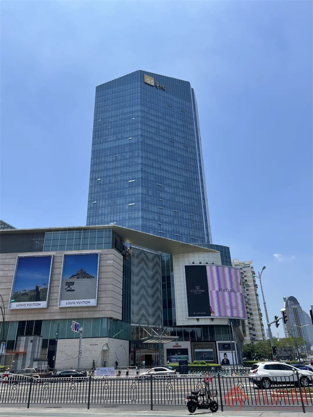 实探！房价连跌3个月！有房降6千/㎡！岛内这片区不香了？——九房网