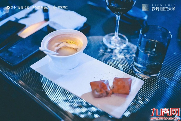 跨界高定大秀暨沉浸式晚宴 鹭岛落幕！——九房网