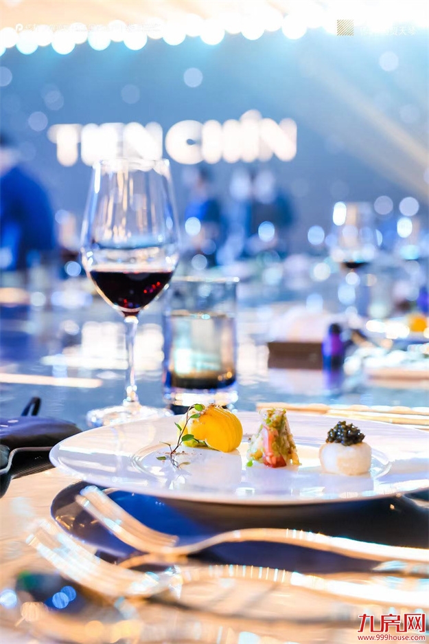 跨界高定大秀暨沉浸式晚宴 鹭岛落幕！——九房网