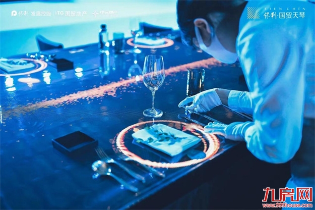 跨界高定大秀暨沉浸式晚宴 鹭岛落幕！——九房网