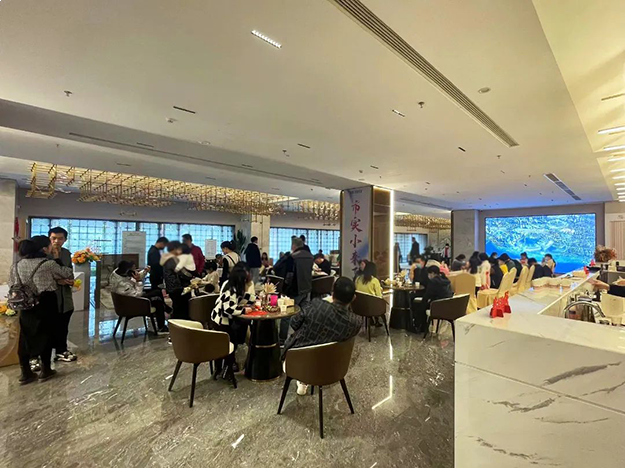 小阳春还在路上,西湖这个楼盘率先火了——九房网 小阳春还在路上,西湖这个楼盘率先火了——九房网