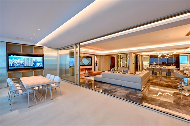 有个福建富豪说:不要望子成龙,成龙多辛苦,让父亲成龙。——九房网 有个福建富豪说:不要望子成龙,成龙多辛苦,让父亲成龙。——九房网