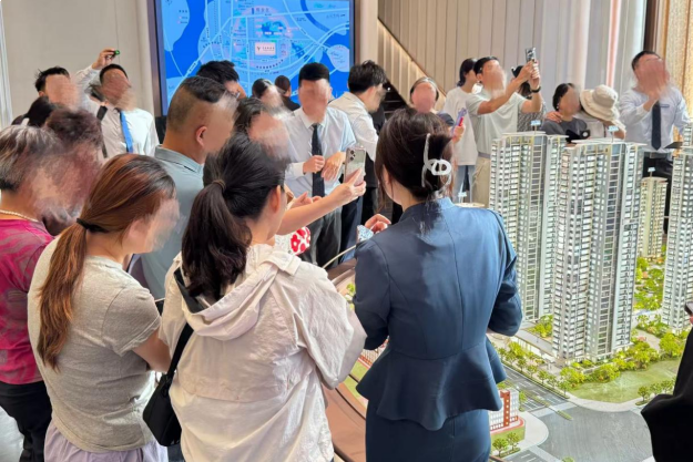 首开劲销全城,红盘热势难挡!象屿·凤鸣雅颂以品质见证红盘硬核实力!——九房网 首开劲销全城,红盘热势难挡!象屿·凤鸣雅颂以品质见证红盘硬核实力!——九房网